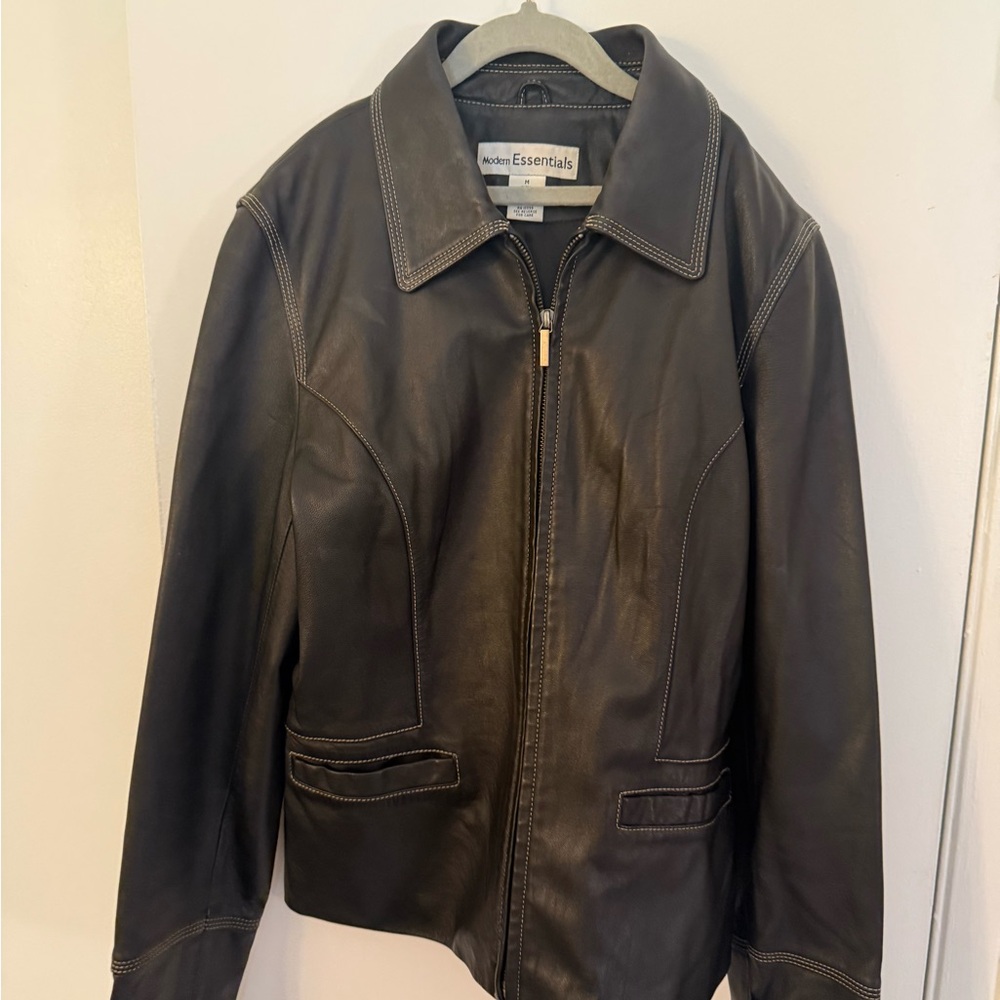 Medium Woman’s Brown Leather Jacket